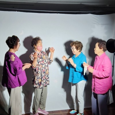 예술누림 &#034;엄마의 일기&#034; 그림자 즉흥극 수업 진행 이미지